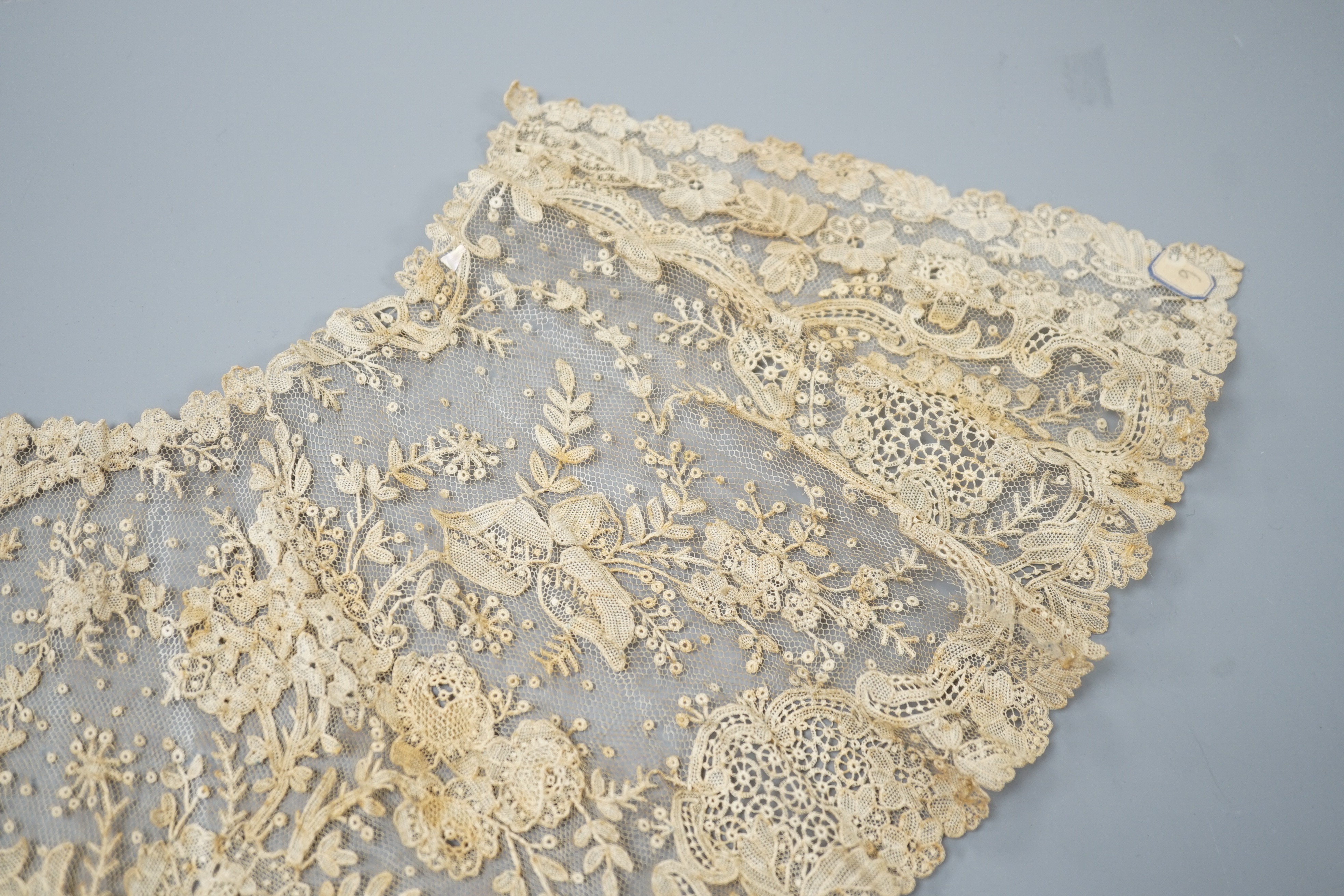 19th century pointe de gaz lace fan leaf